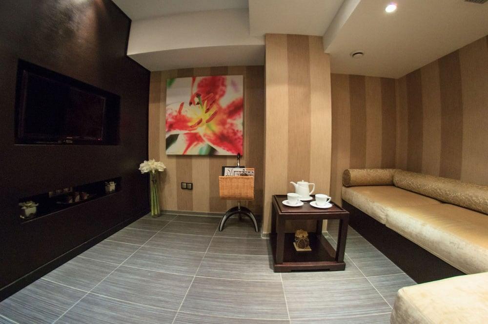 Donatello Boutique Hotel Almaty Extérieur photo