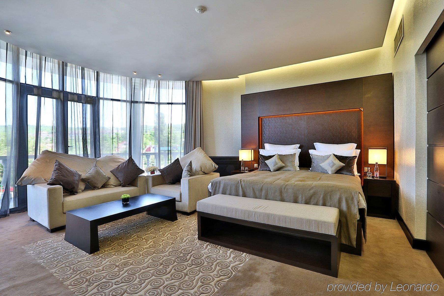 Donatello Boutique Hotel Almaty Extérieur photo