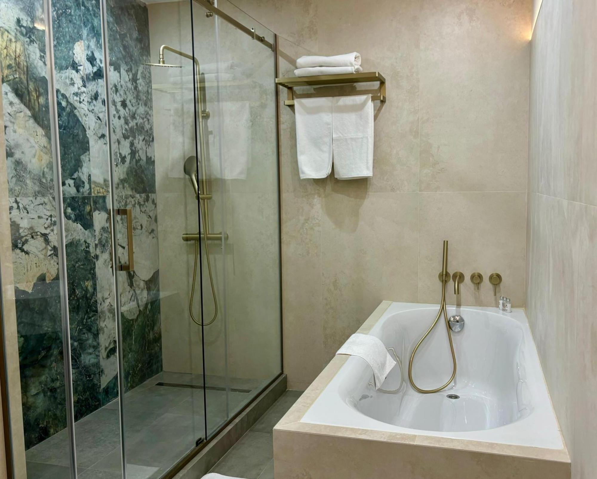 Donatello Boutique Hotel Almaty Extérieur photo