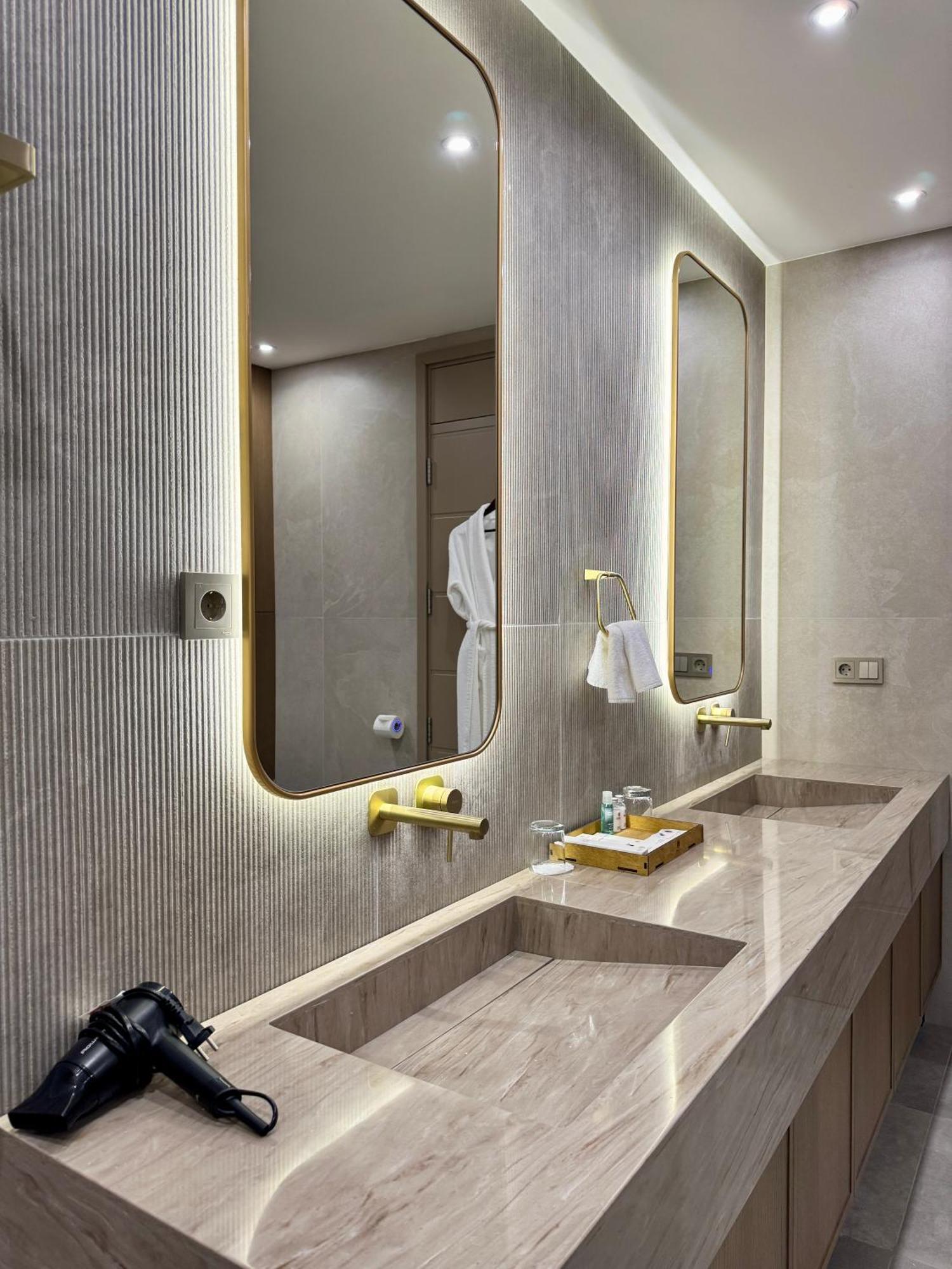 Donatello Boutique Hotel Almaty Extérieur photo